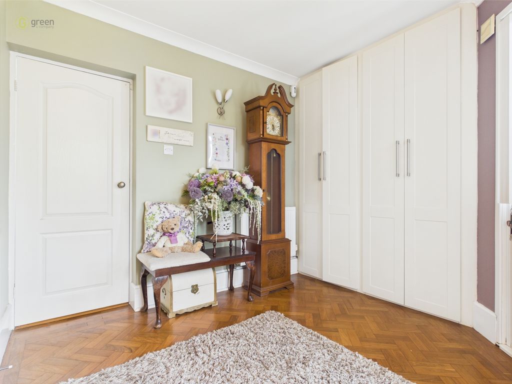 Property photo 3 of 63
