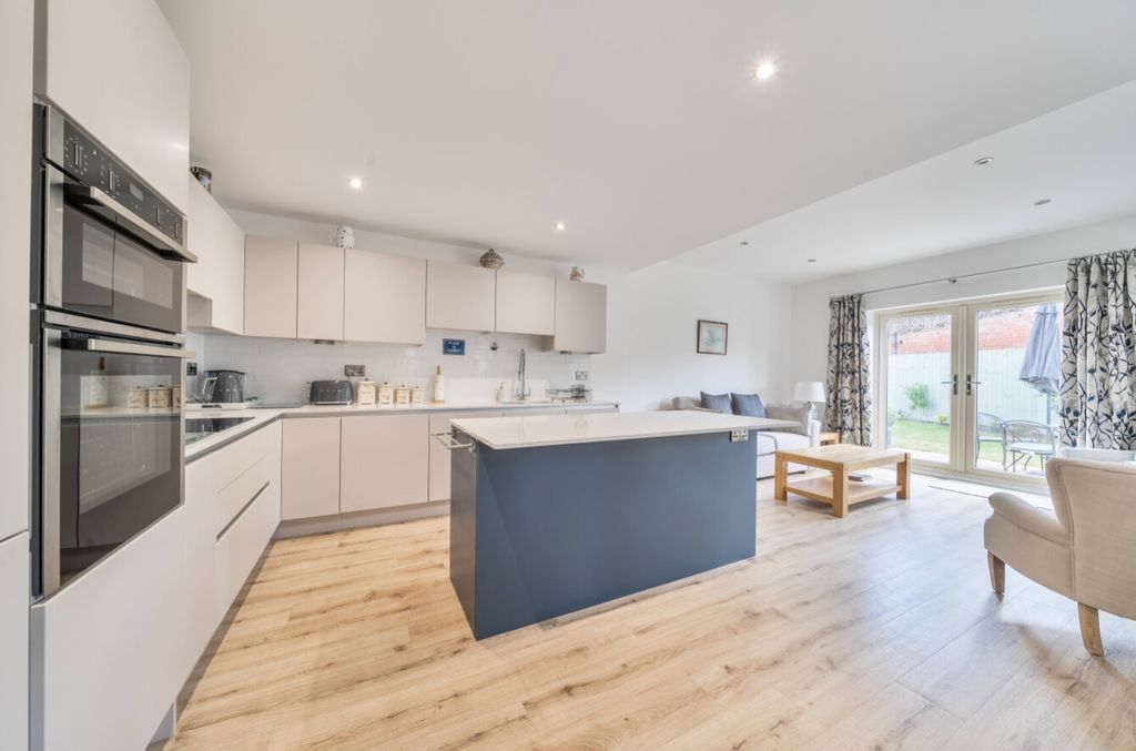 Property photo 2 of 31 1297822-23-6830680Da2473-Arw