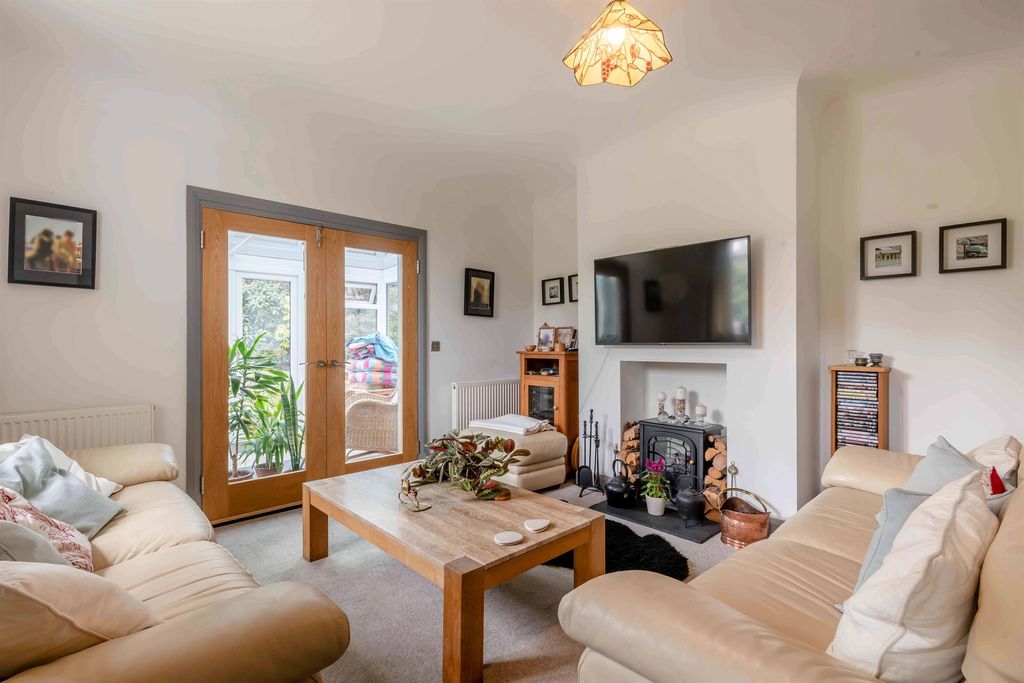 Property photo 2 of 14