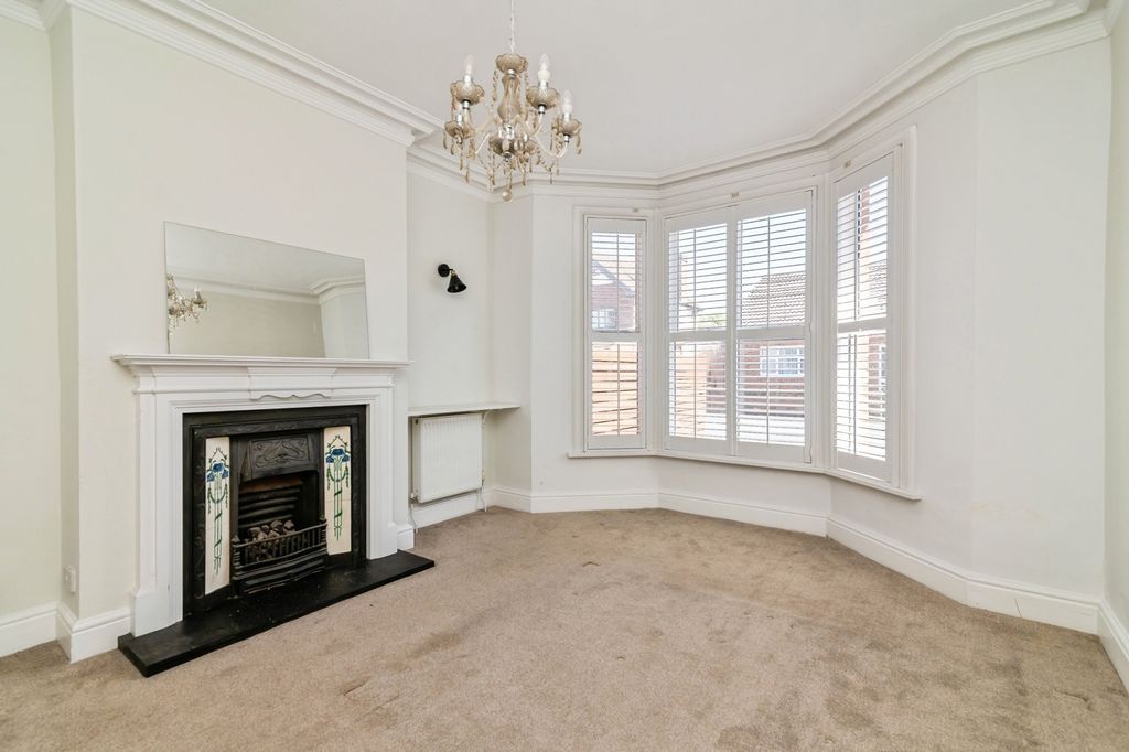 Property photo 3 of 24 Pbox-Img.Jpg