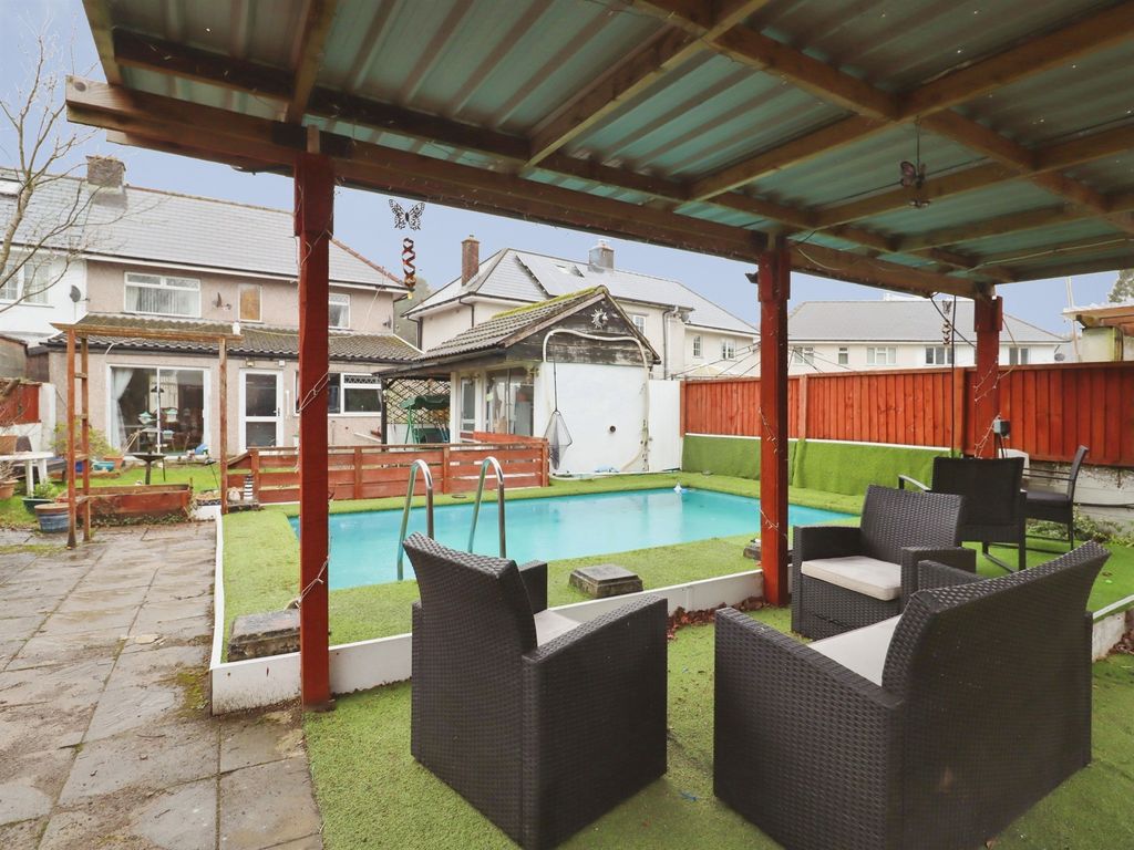 Property photo 2 of 18