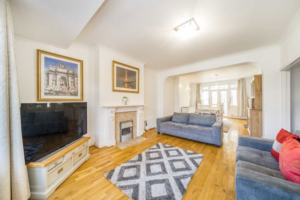 Property photo 3 of 7