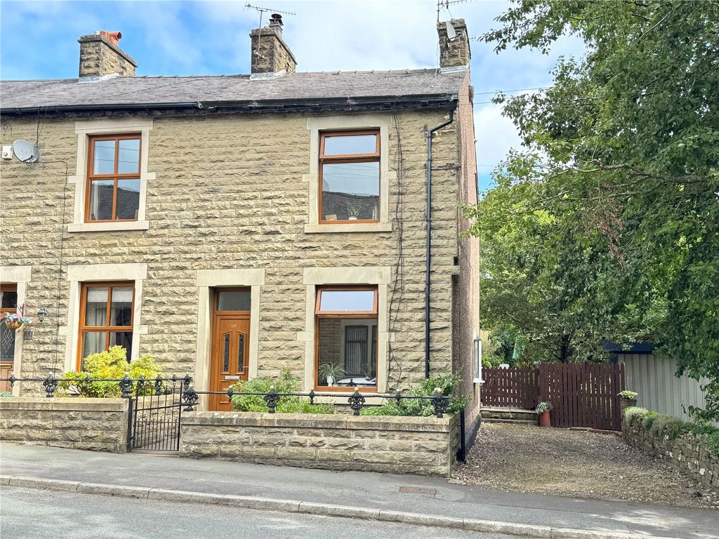 Property photo 1 of 61 Picture No. 74