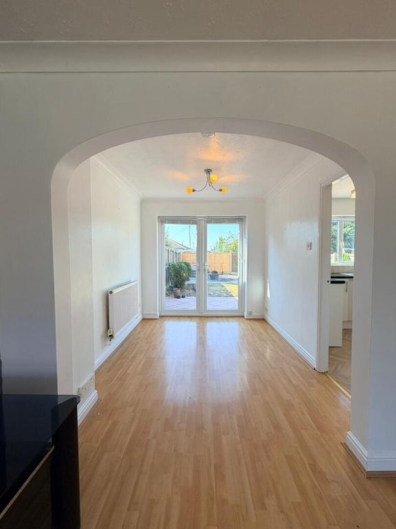 Property photo 3 of 27 Dining Room