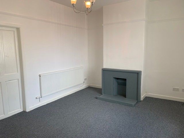 Property photo 1 of 10 Living Room