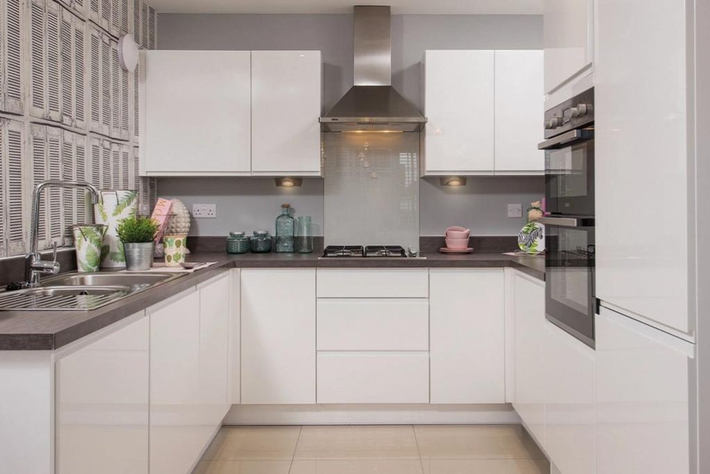 Property photo 2 of 8