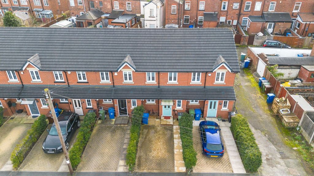 Property photo 2 of 17