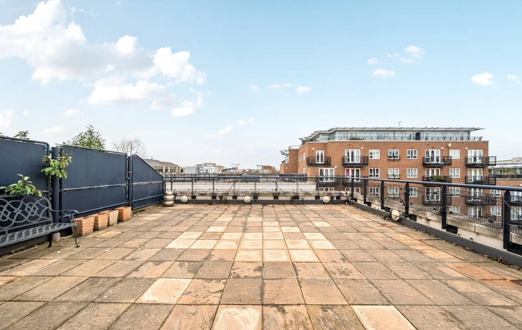 Property photo 3 of 17