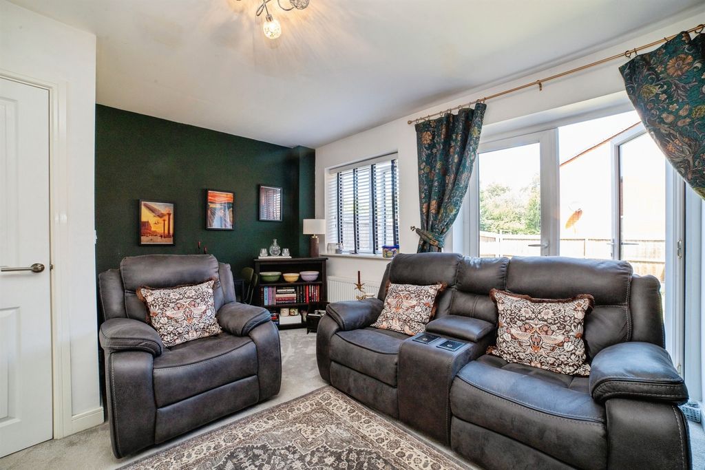 Property photo 2 of 19