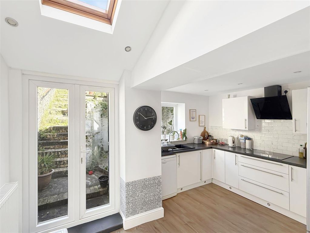 Property photo 1 of 10 1B1612923022227F4886d4E568c0290Bc320E4c4.Jpg