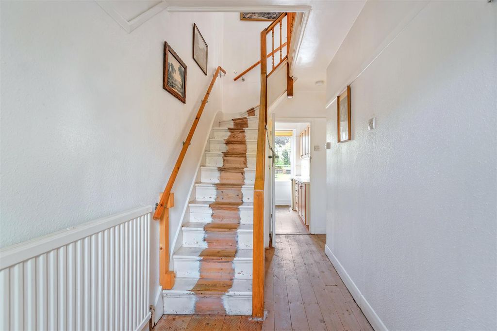 Property photo 2 of 12 Holne Chase