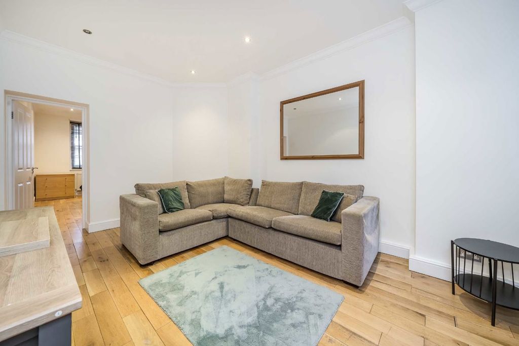 Property photo 2 of 6