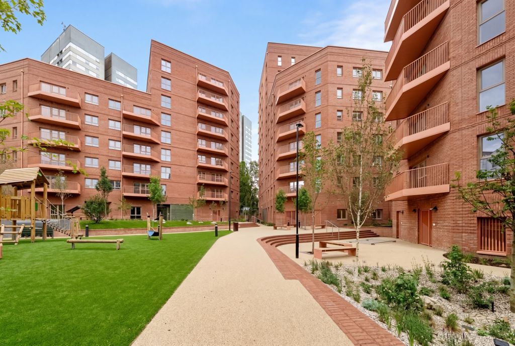 Property photo 2 of 10 Belrise Garden-1.Jpg
