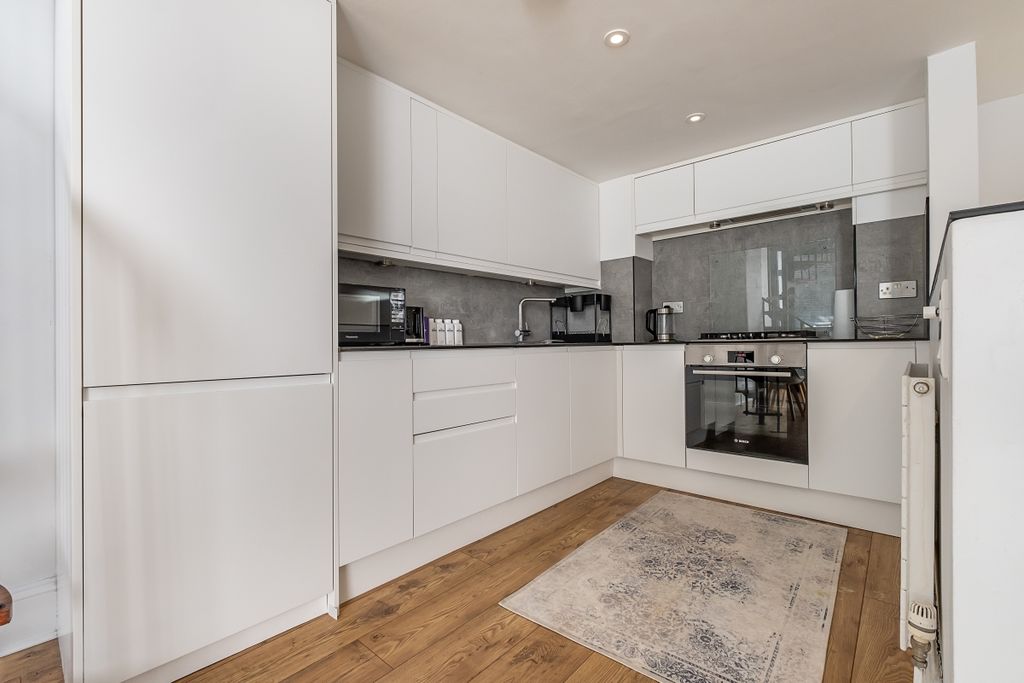 Property photo 3 of 14 Kitchen
