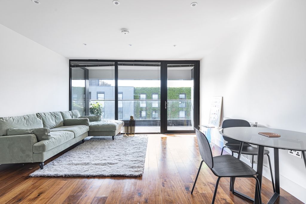 Property photo 2 of 15 Living Room