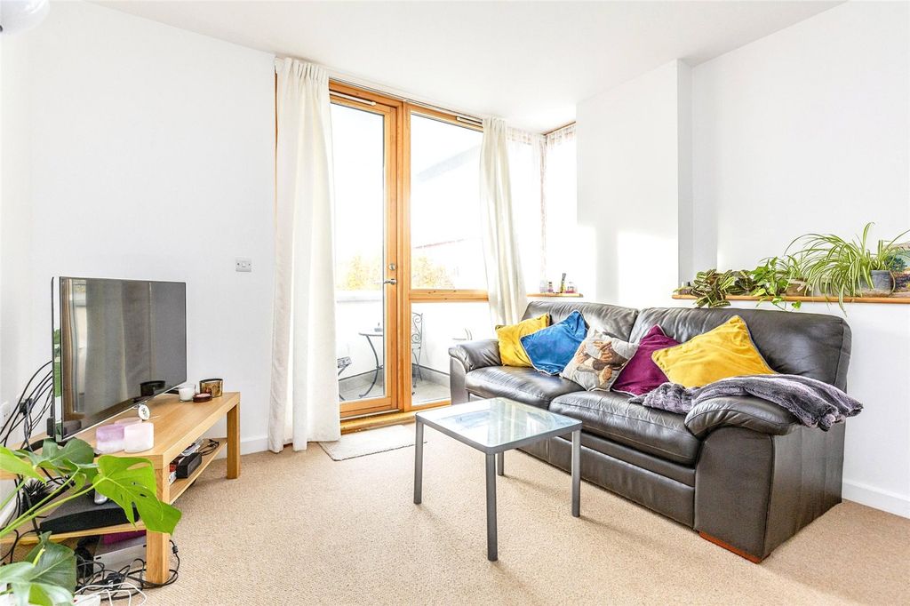 Property photo 2 of 11