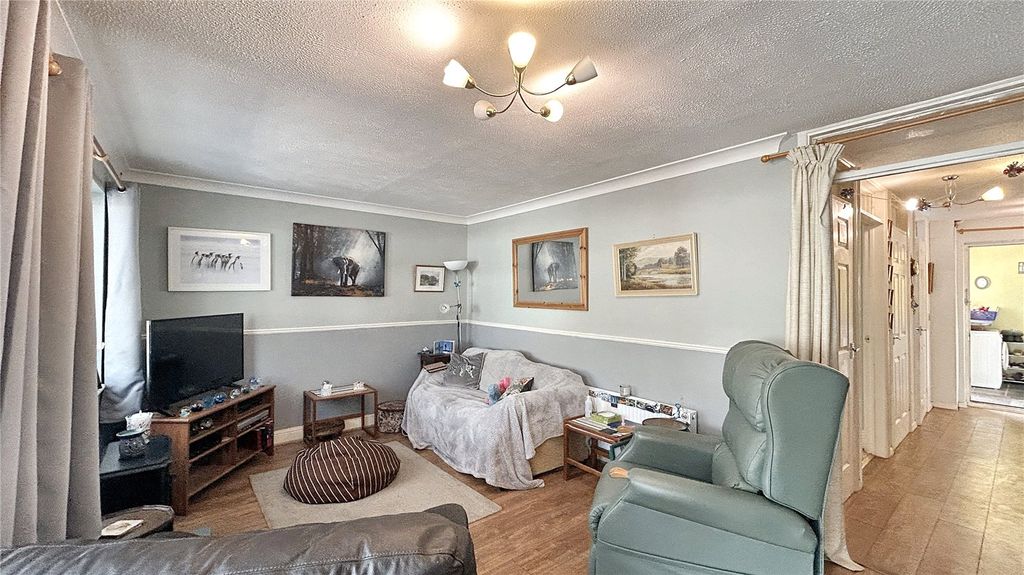 Property photo 3 of 18 Picture No. 02
