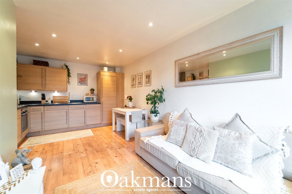 Property photo 3 of 21 Picture No. 27