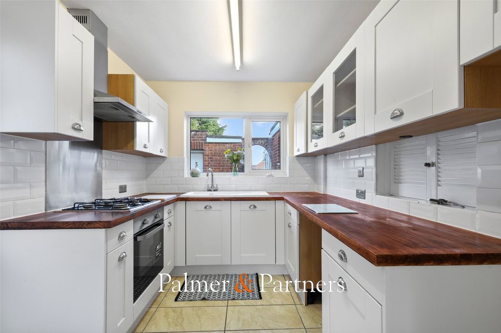 Property photo 3 of 25 Picture No. 11