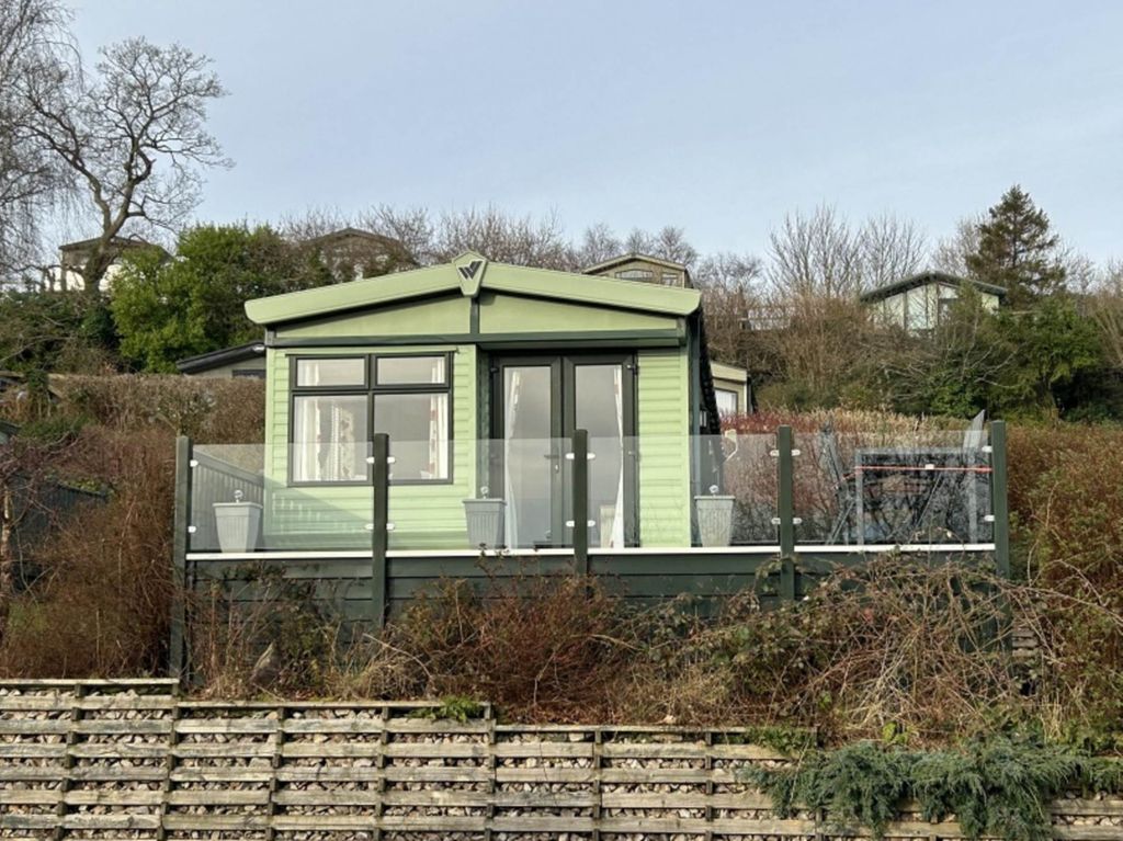Property photo 1 of 32
