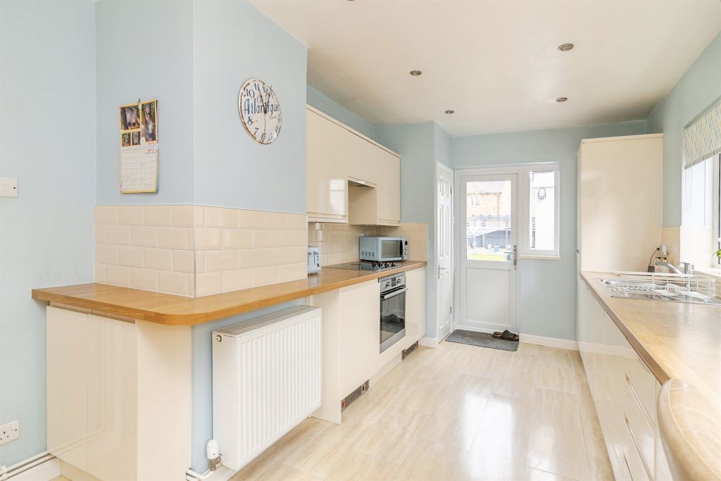 Property photo 3 of 24