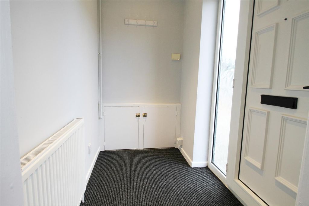 Property photo 2 of 13 Entrance Hall.Jpg