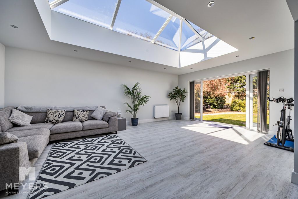 Property photo 3 of 26