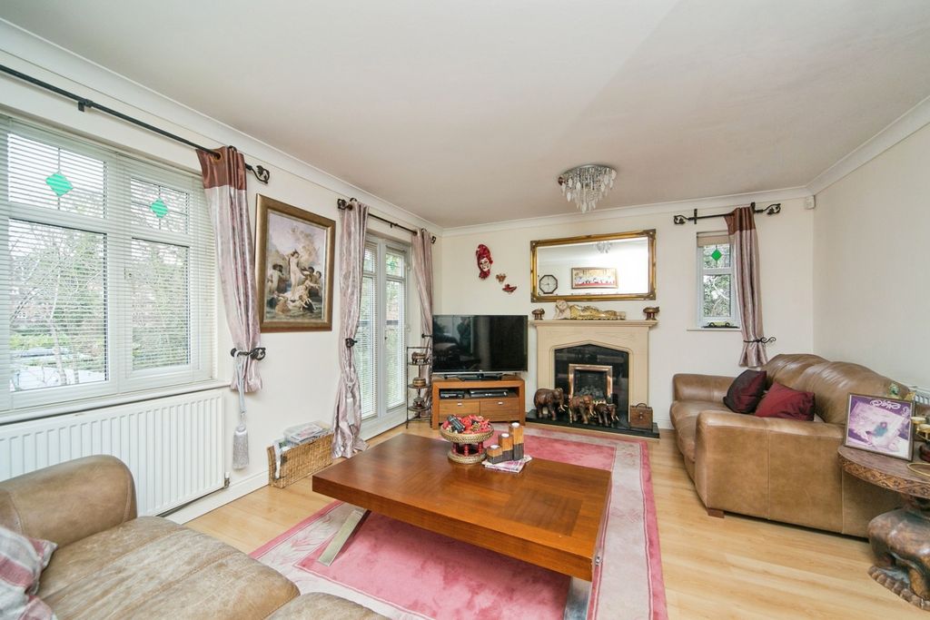 Property photo 2 of 18 Pbox-Img.Jpg