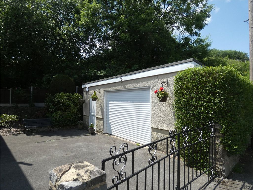 Property photo 2 of 10 Large Garage