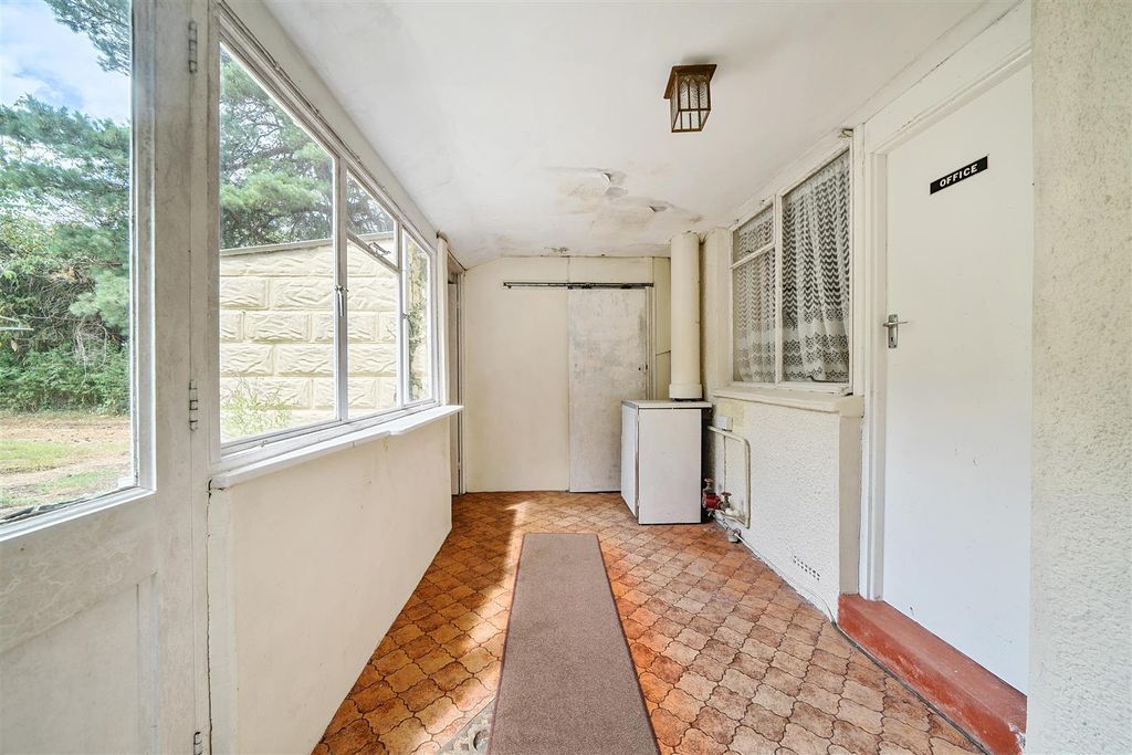 Property photo 3 of 18 Porch