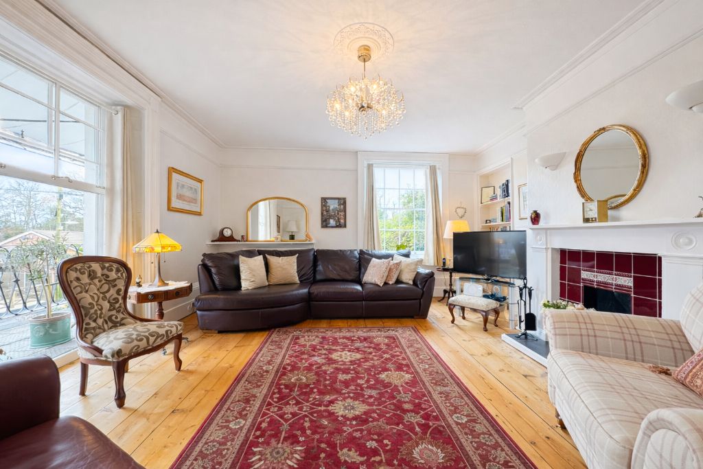 Property photo 3 of 13 2 Yh Sitting Room