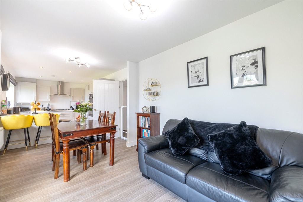 Property photo 2 of 38 Picture No. 74