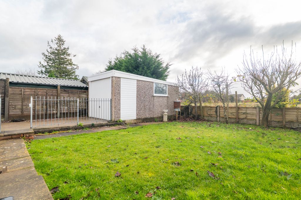 Property photo 2 of 9 Garden