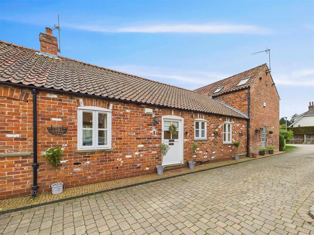 Property photo 1 of 16 Cam05377G0-Pr0113-Still013.Jpg