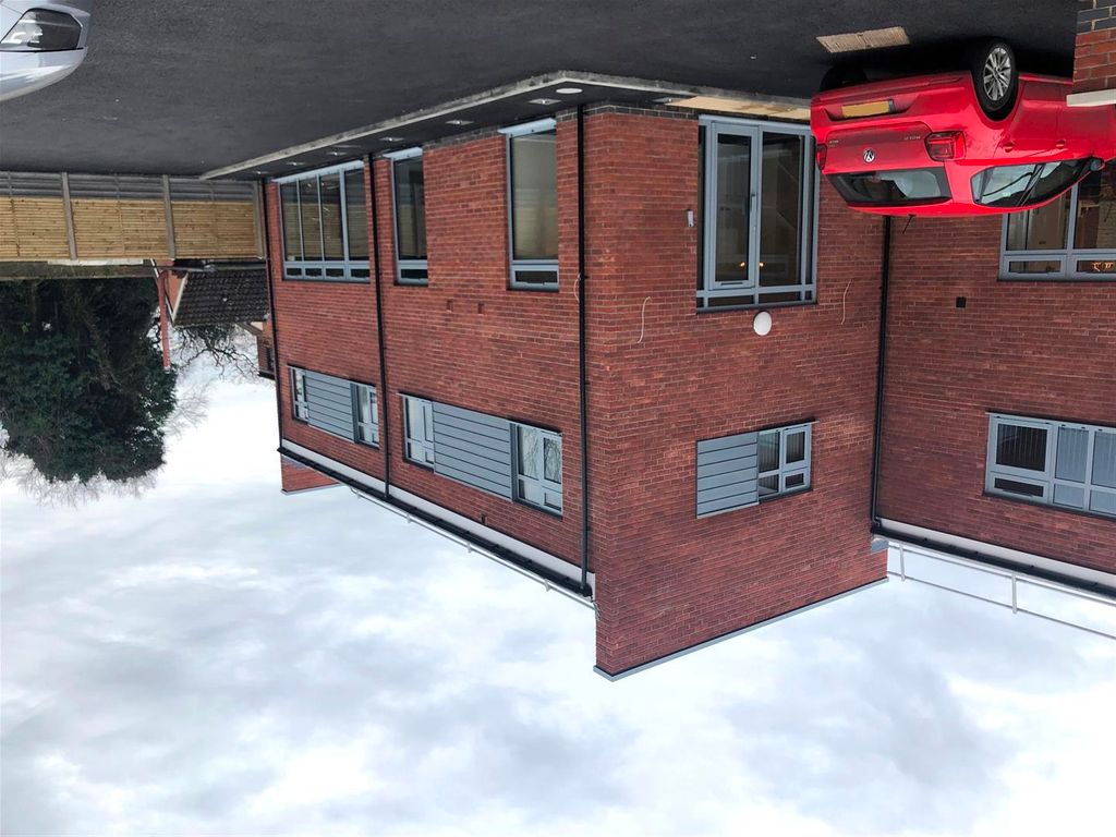 Property photo 1 of 8 Exterior