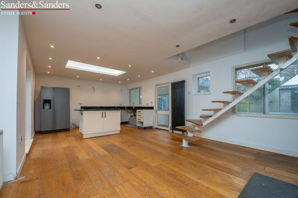 Property photo 2 of 24 Photograph 2