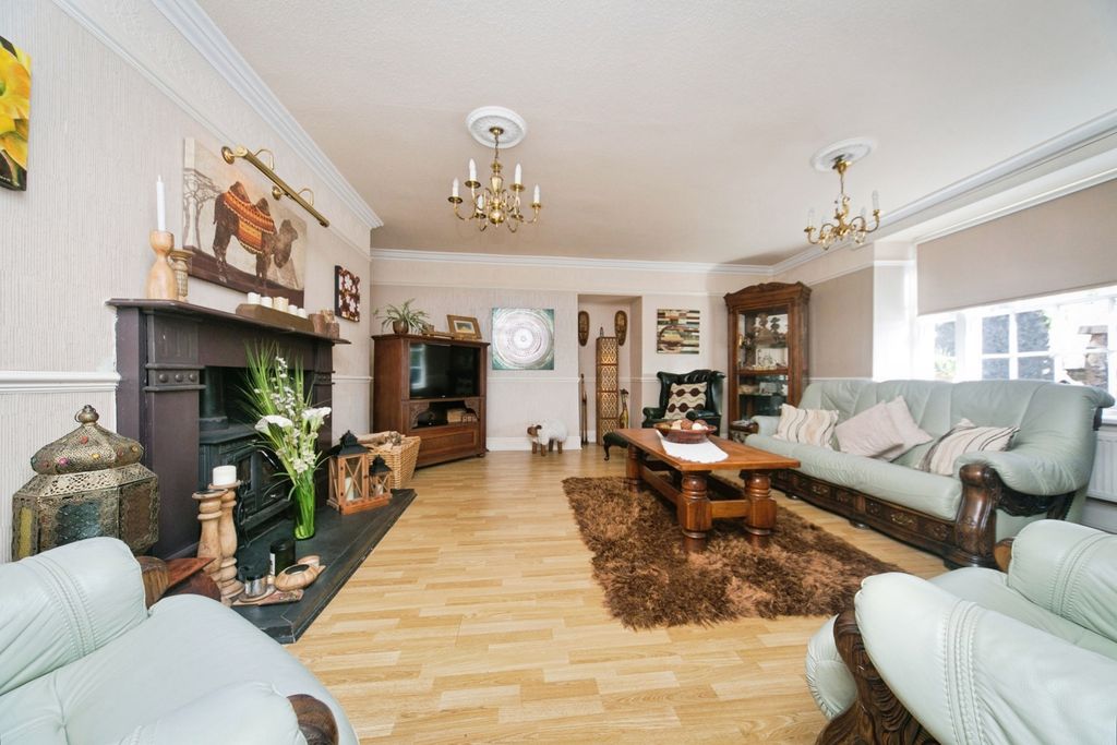 Property photo 3 of 47 Pbox-Img.Jpg