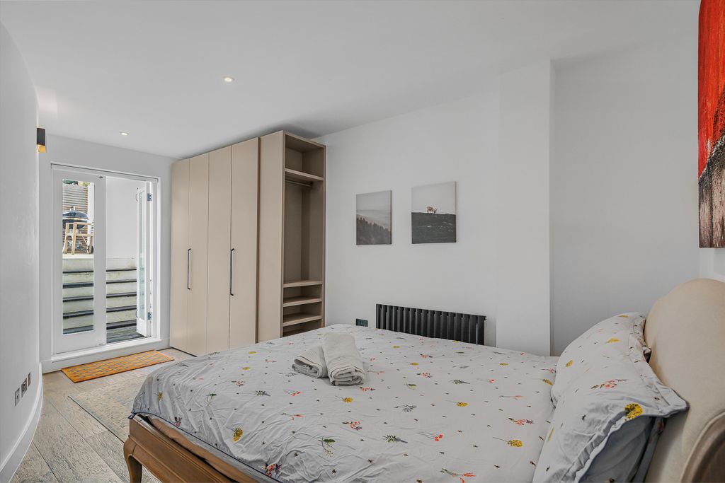 Property photo 3 of 13 Image