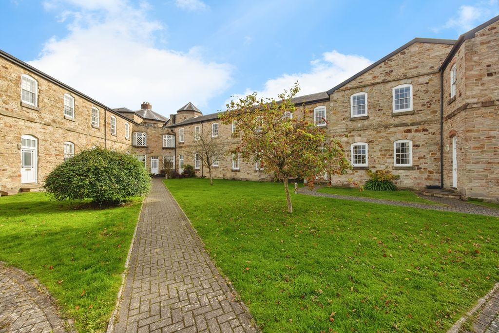 Property photo 2 of 17 Photo