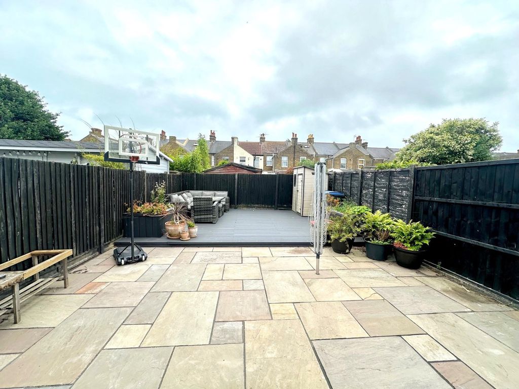 Property photo 3 of 12 Picture No. 19
