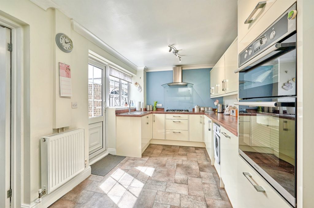 Property photo 3 of 15