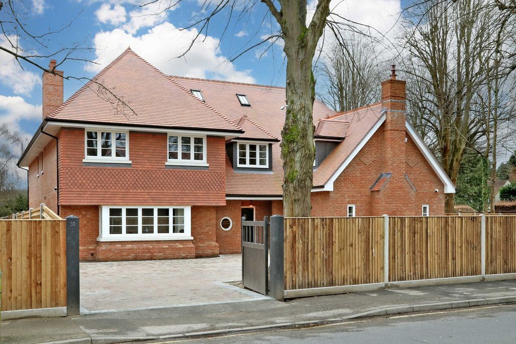 Property photo 1 of 12 Front