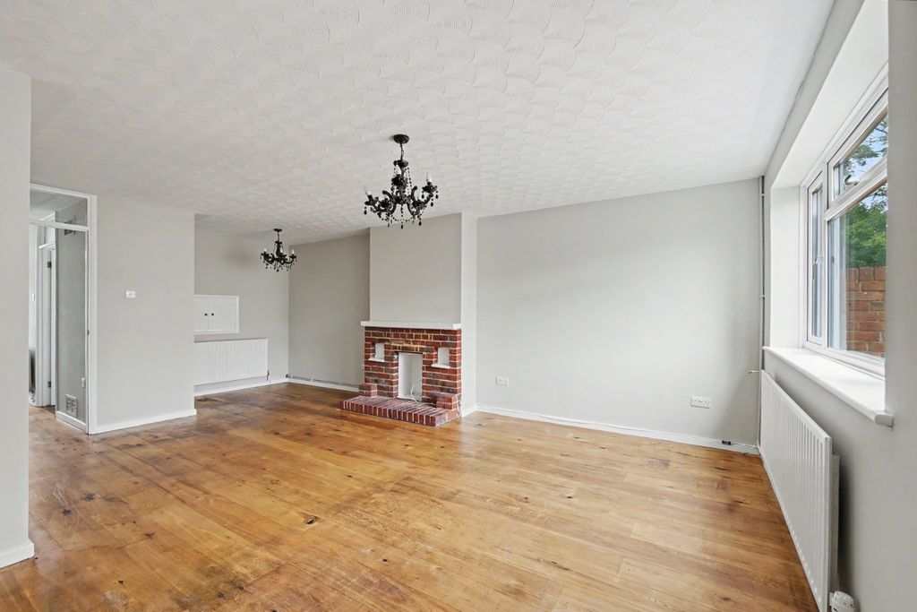 Property photo 2 of 17 5260284