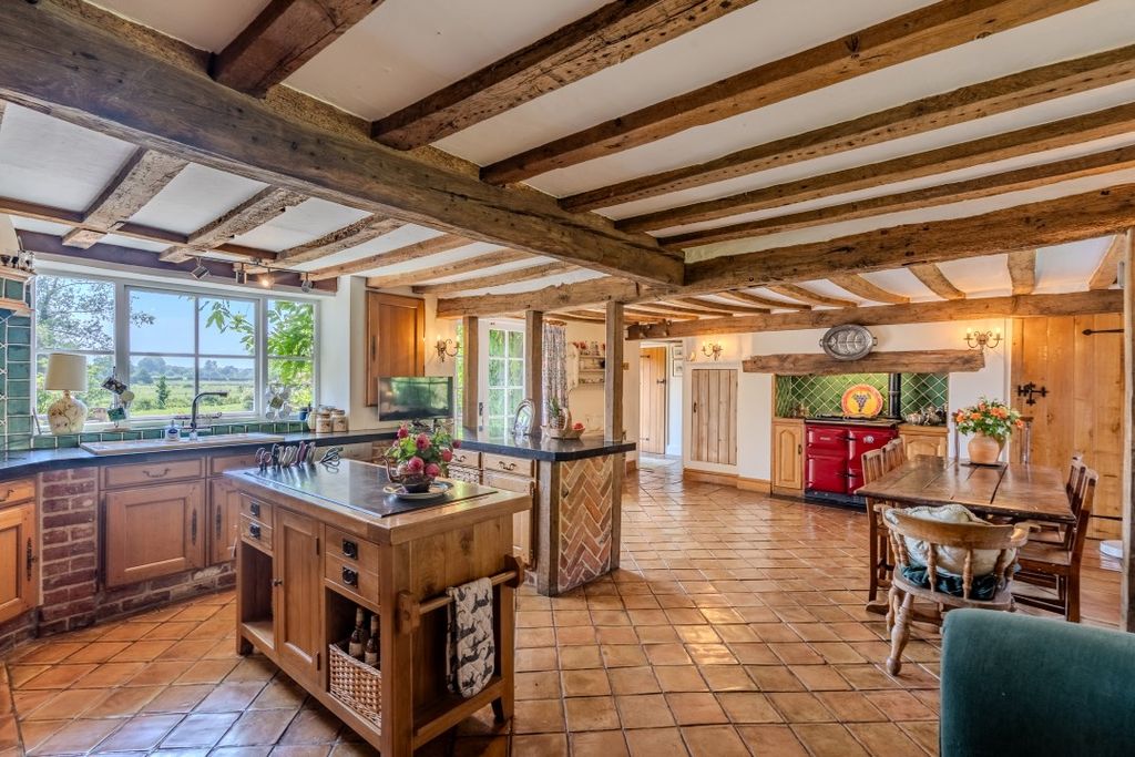 Property photo 3 of 36