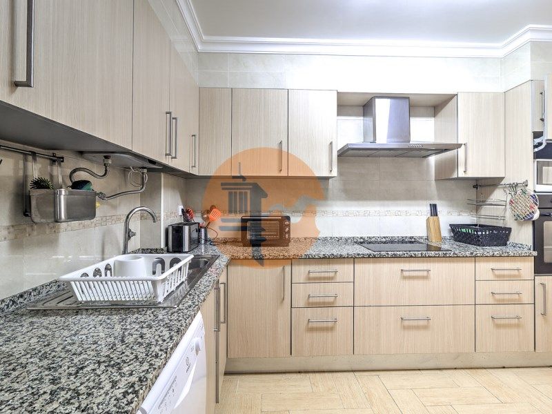 Property photo 2 of 28