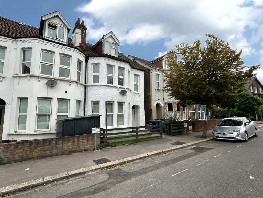 Property photo 1 of 2