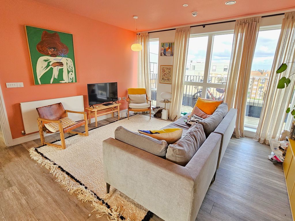 Property photo 2 of 18