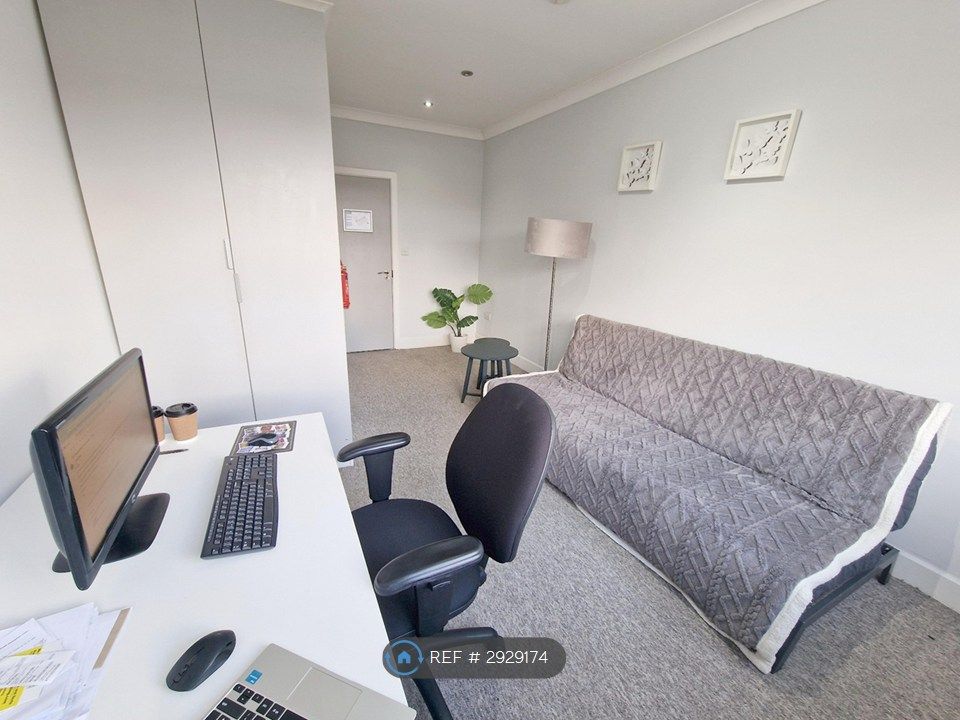 Property photo 3 of 5