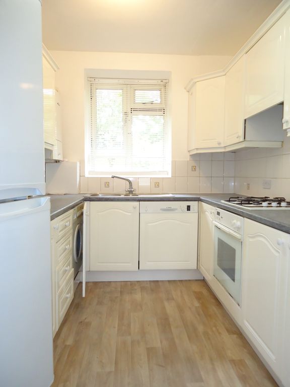 Property photo 2 of 9 Kitchen