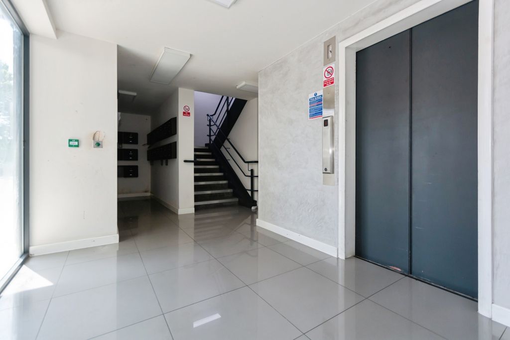 Property photo 3 of 10 Communal